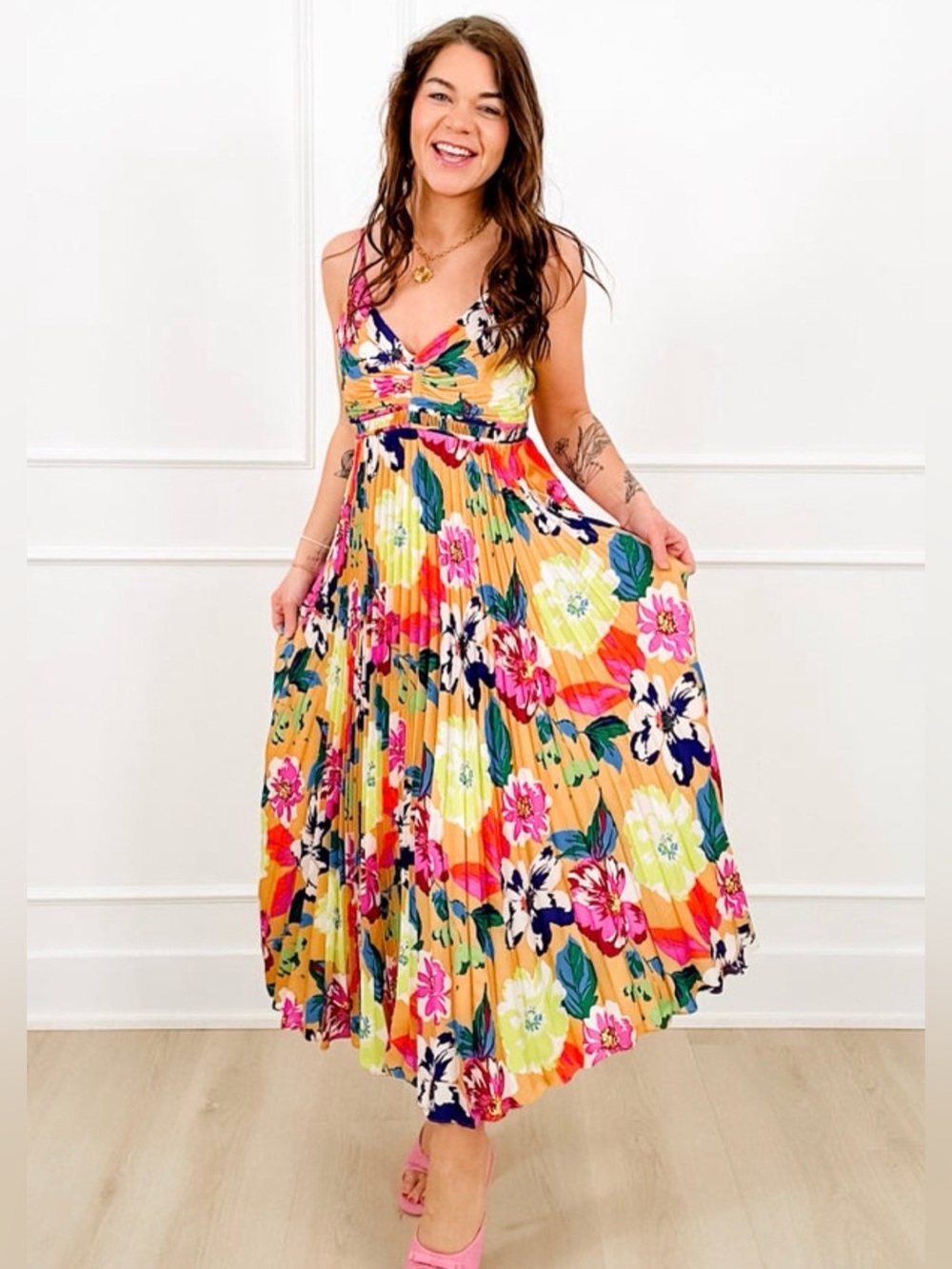 Skies Are Blue Floral print pleated midi dress